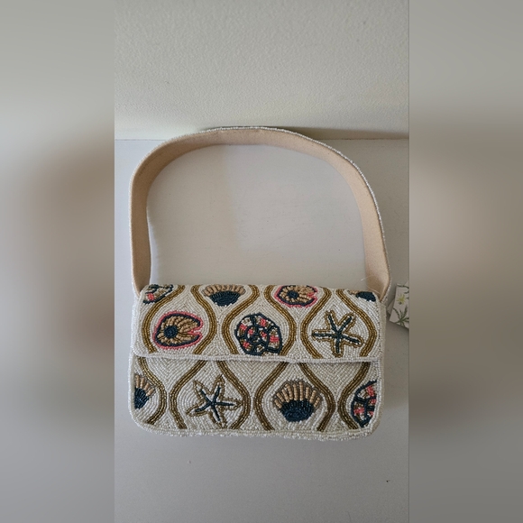 America & Beyond White Beaded Seashell Shoulder Bag – Coastal Design - Picture 10 of 10